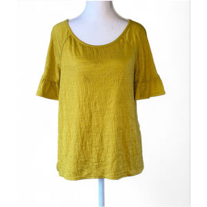 Max Studio London Textured Top Women’s Medium NWT Mustard Yellow Short Sleeve